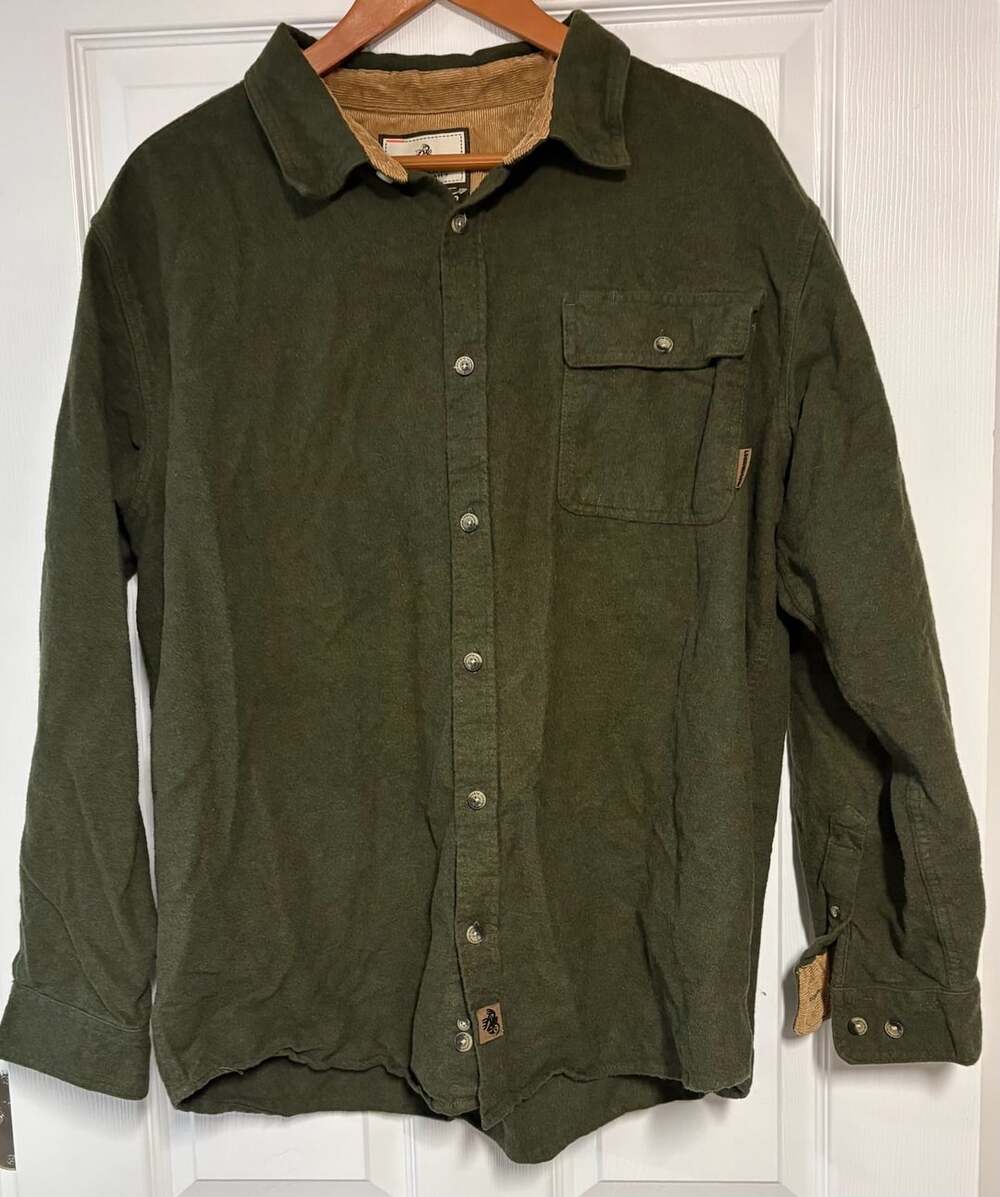 Legendary Whitetails Buck Camp Flannel Size XL Green
